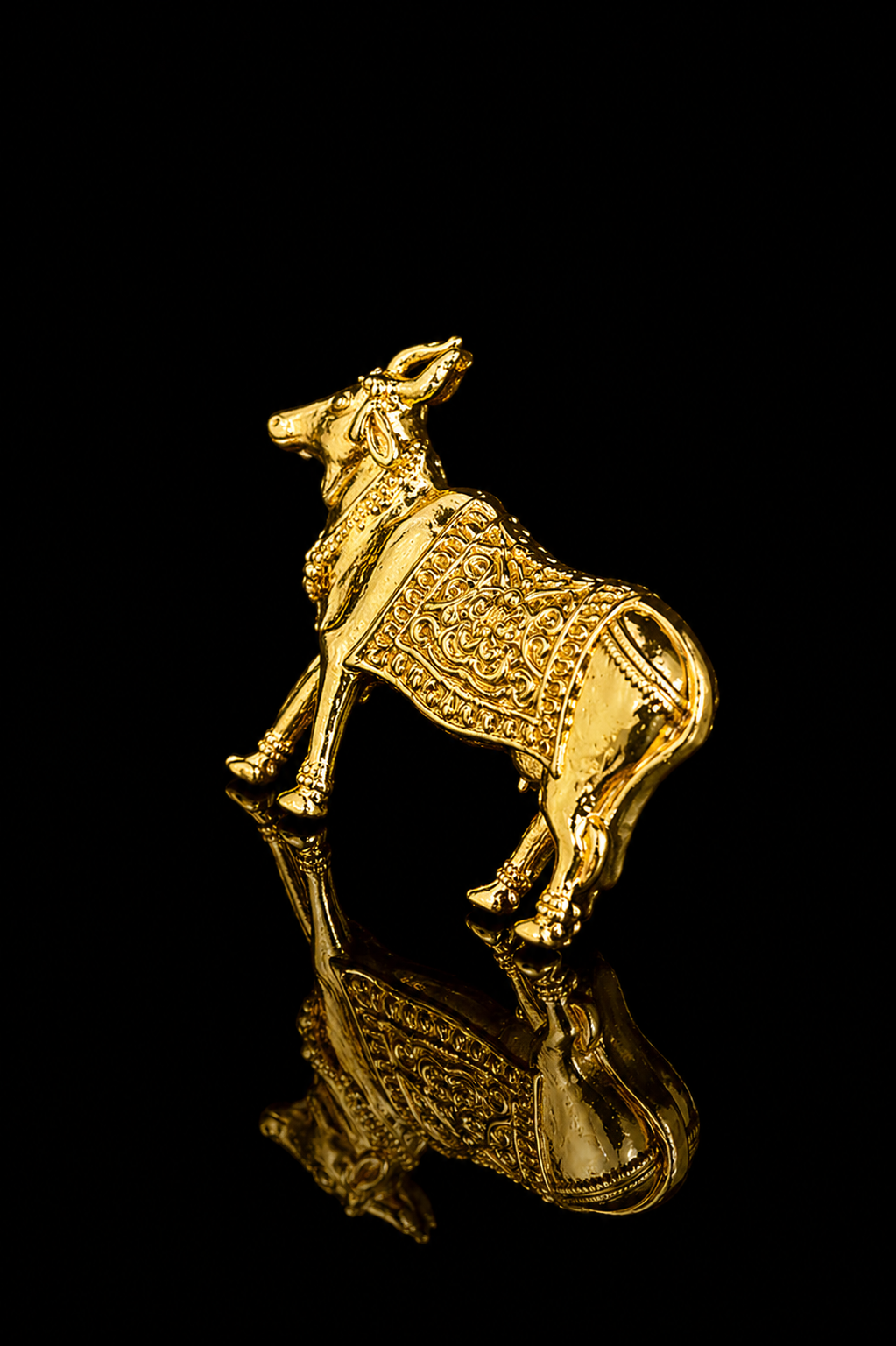 Royal Golden Cow Lapel Pin