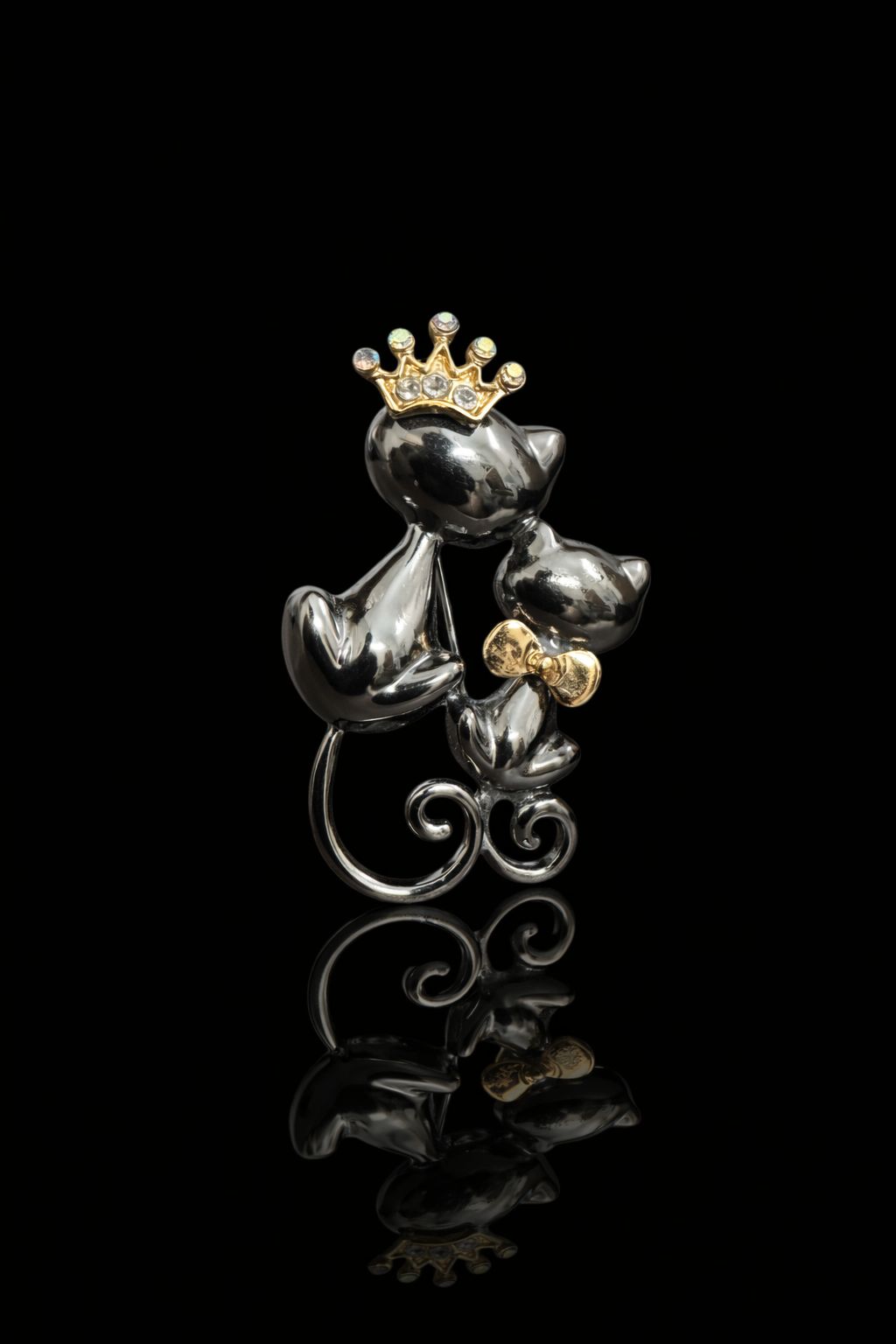 Twin Cat Brooch