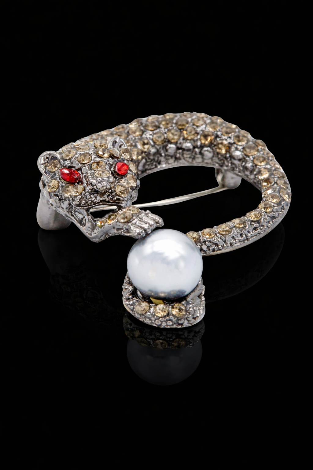 Panther Pearl Loop Brooch