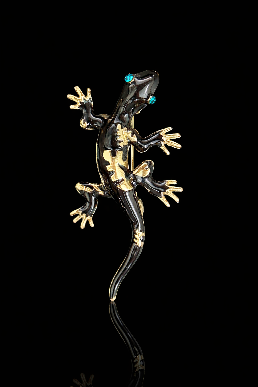 Midnight Gecko Brooch