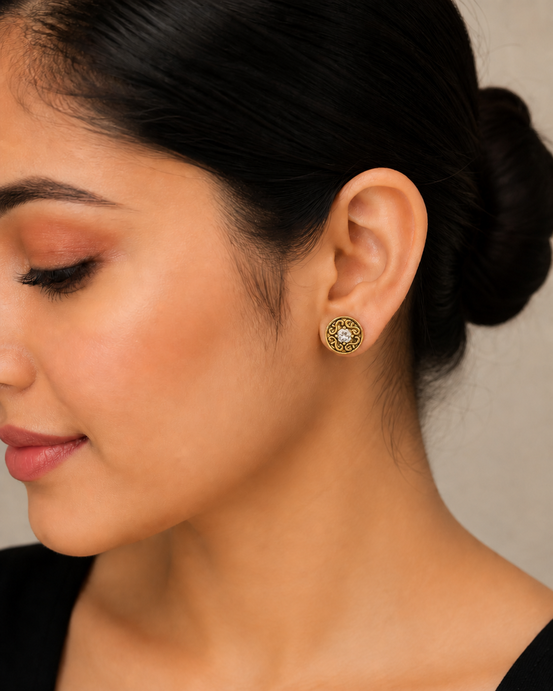 Regal Filigree Solitaire Stud Earrings