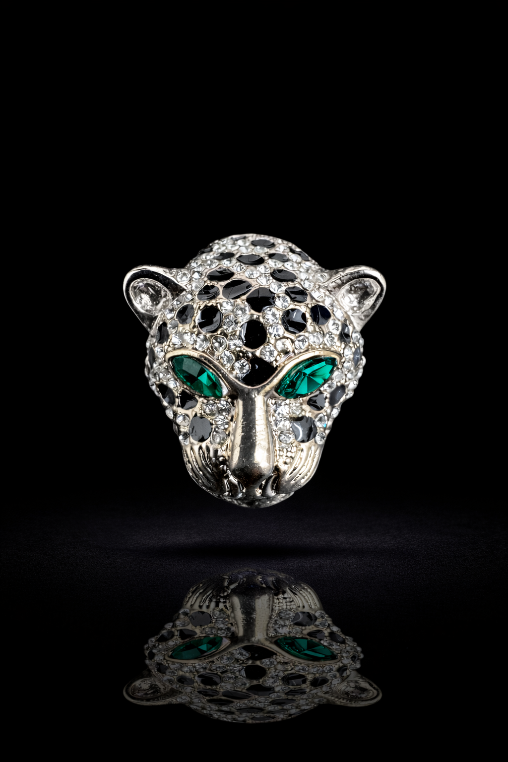 Gaze Panther Brooch