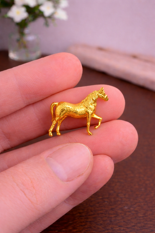 Golden Stallion Signature Button S