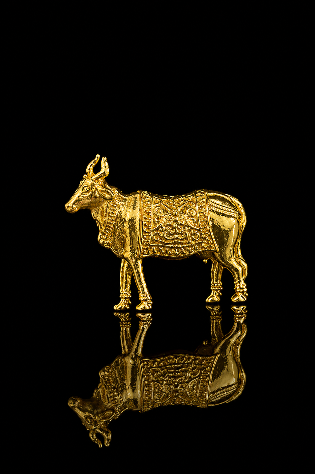 Royal Golden Cow Lapel Pin