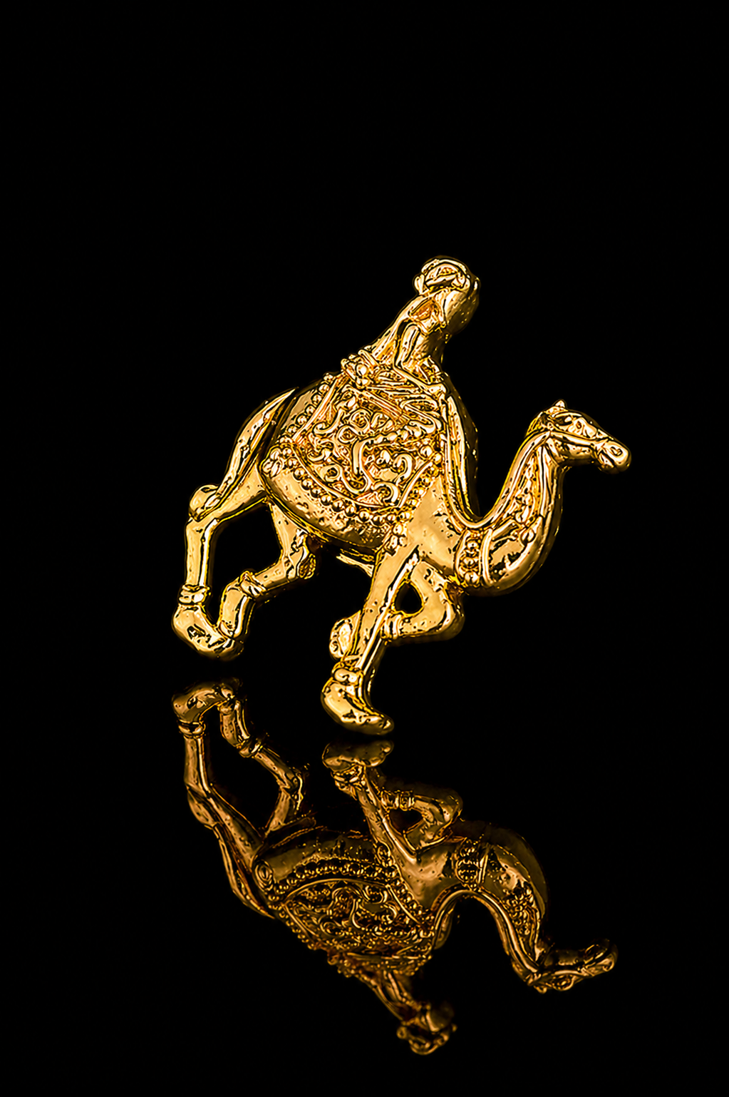 Royal Camel Rider Lapel Pin
