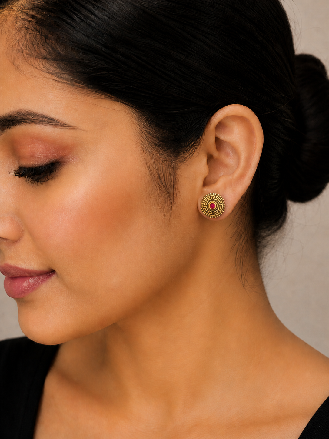 Regal Maze Round Stud Earrings