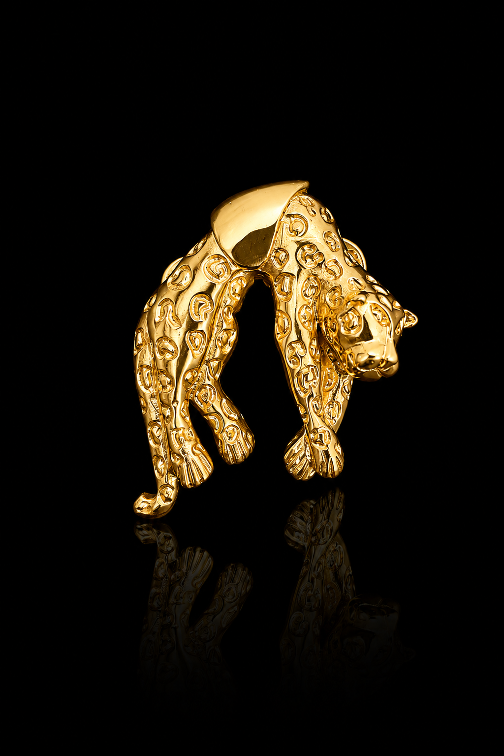 Golden Leopard Lapel Pin