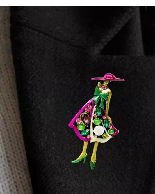 La Vie en Vogue Brooch