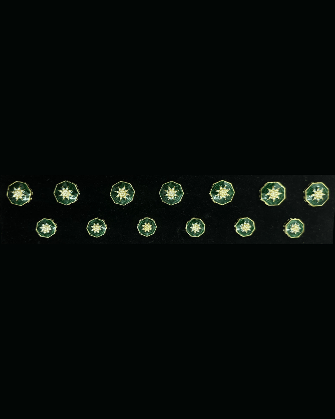 Emerald Starburst Regal Button Set
