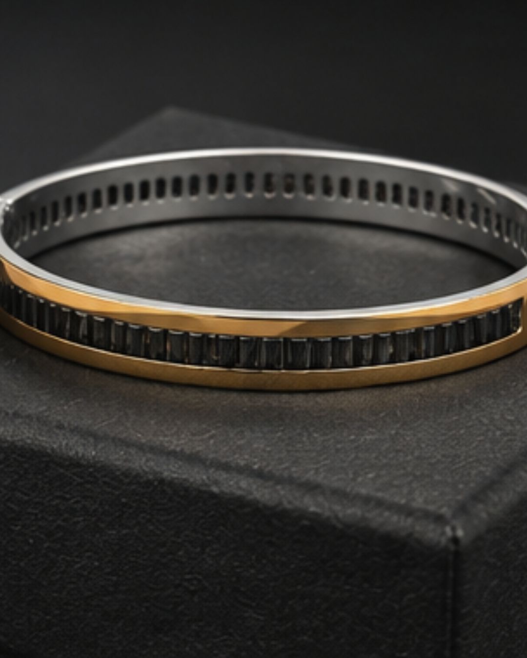 Obsidian Groove Cuff kada