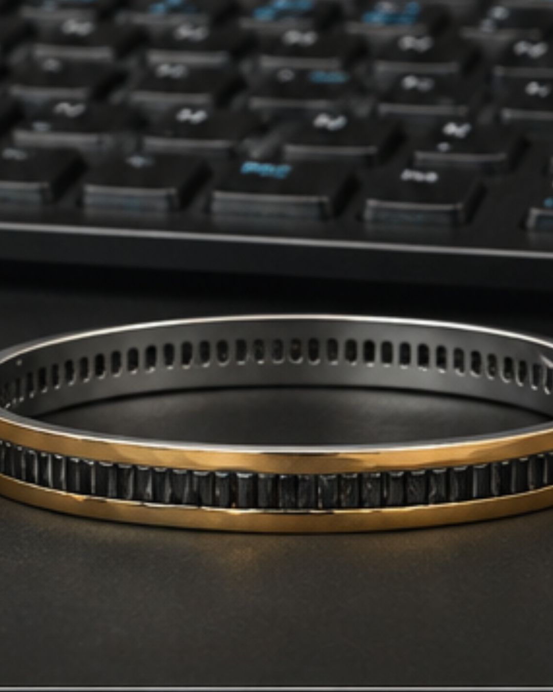 Obsidian Groove Cuff kada