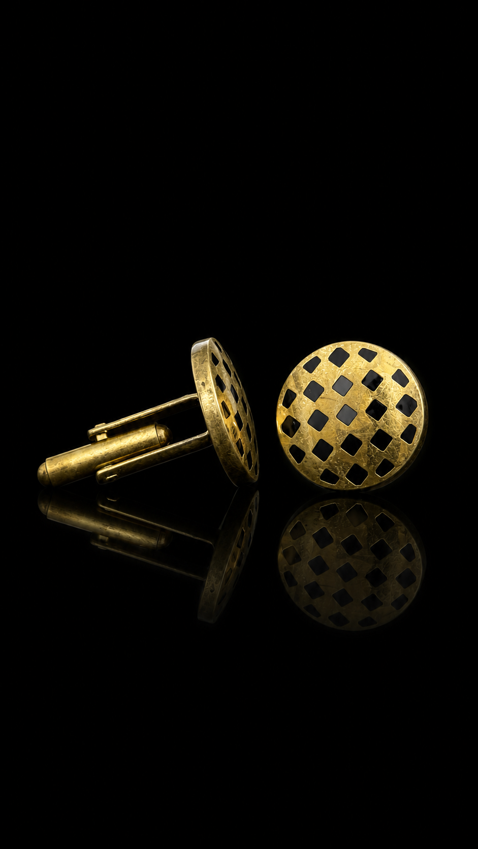 Golden Lattice Enamel Cufflinks