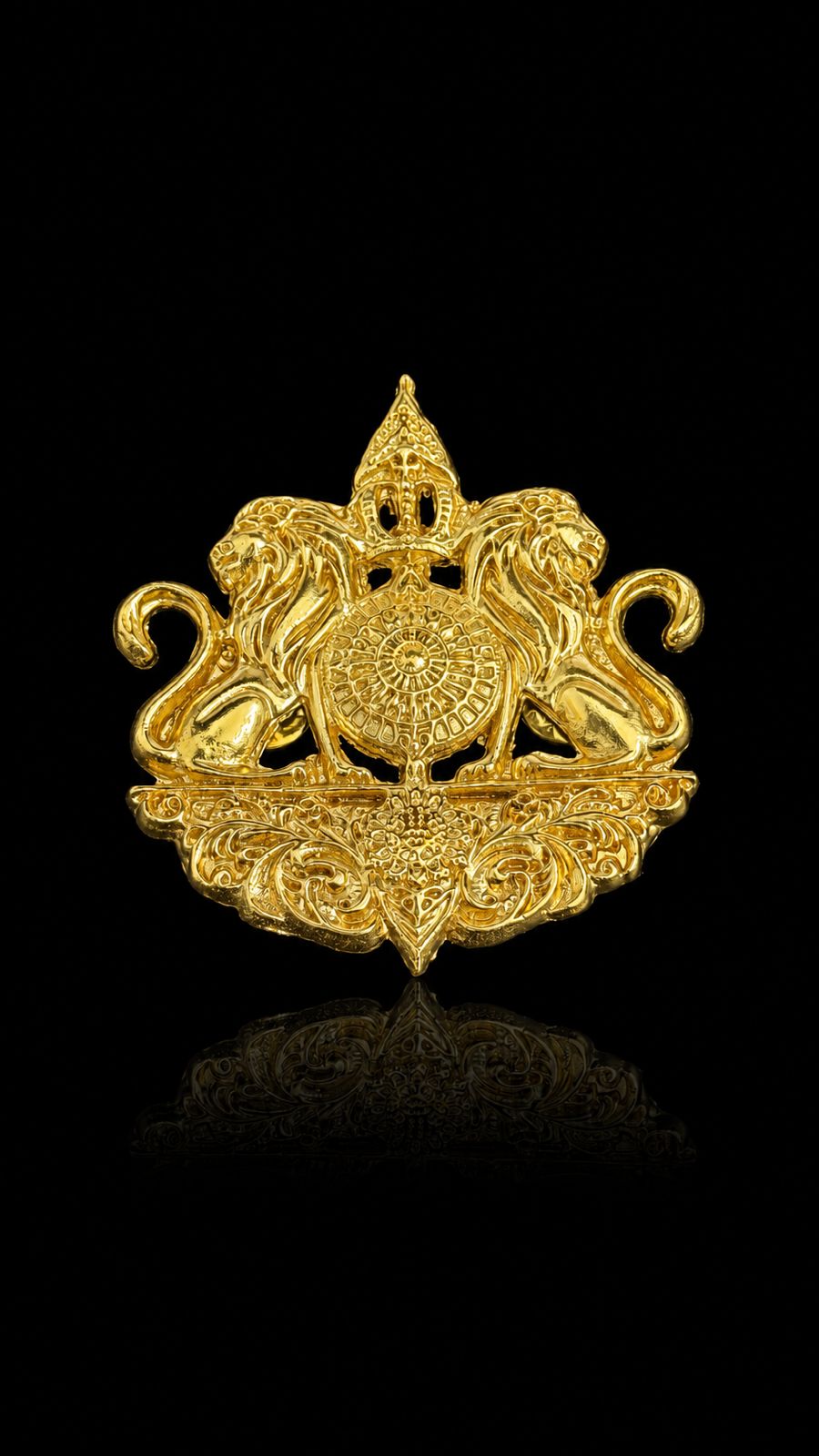 Royal Lion Crest Lapel Brooch